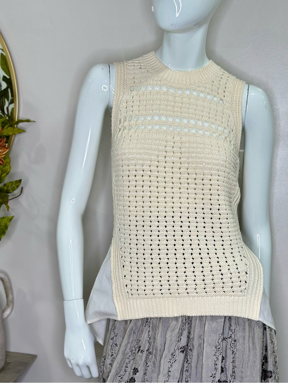 Veronica Beard Sade Mixed Media
Tank Top Crochet Chunky Knit
Neutral Ivory Sz S
